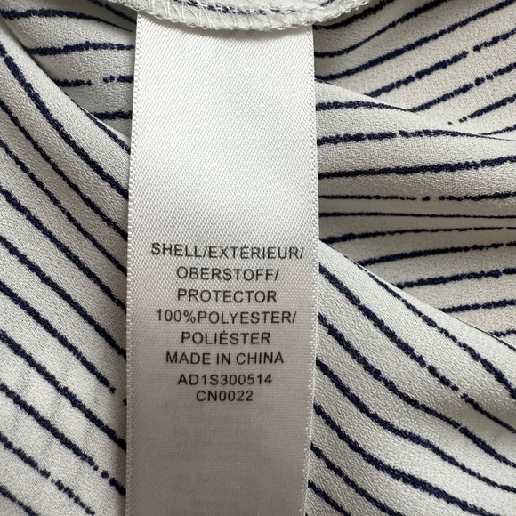 Adrianna Papell Women's XL Navy Striped V Neck Flutter Sleeve Blouse Top Shirt - Picture 3 of 9